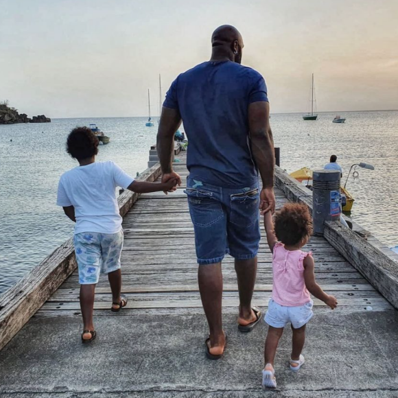 Teddy Riner et ses deux enfants, Eden et Isis. Août 2020.