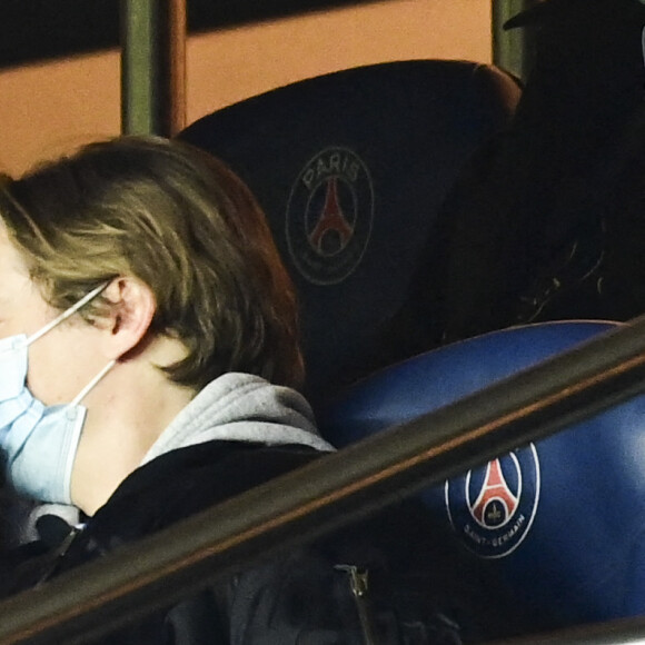 Nicolas Sarkozy dans les tribunes lors du match de quart de finale de la Ligue des Champions opposant le Paris Saint-Germain au Bayern Munich au Parc des Princes à Paris, le 13 avril 2021. © Jean-Baptiste Autissier/Panoramic/Bestimage