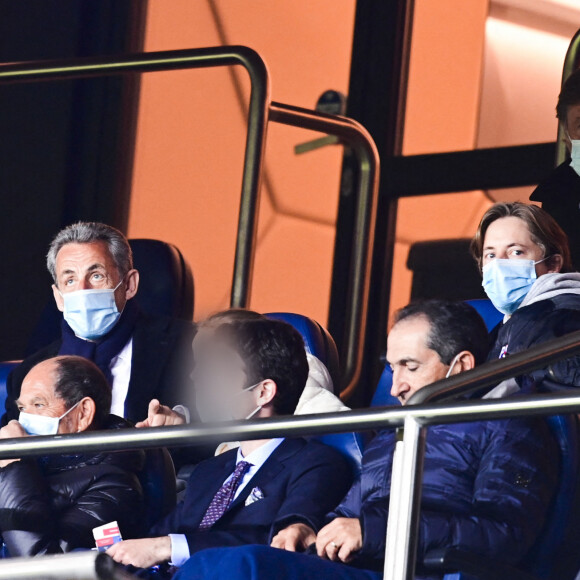 Nicolas Sarkozy dans les tribunes lors du match de quart de finale de la Ligue des Champions opposant le Paris Saint-Germain au Bayern Munich au Parc des Princes à Paris, le 13 avril 2021. © Jean-Baptiste Autissier/Panoramic/Bestimage