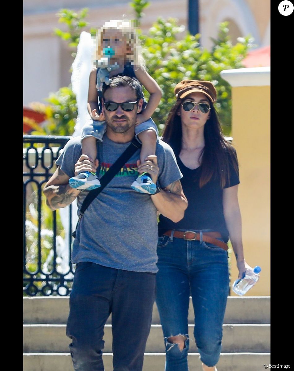 Exclusif - Brian Austin Green, sa femme Megan Fox et leur fils Journey River sont allés déjeuner dans un restaurant à Calabasas. Le 16 août 2019.