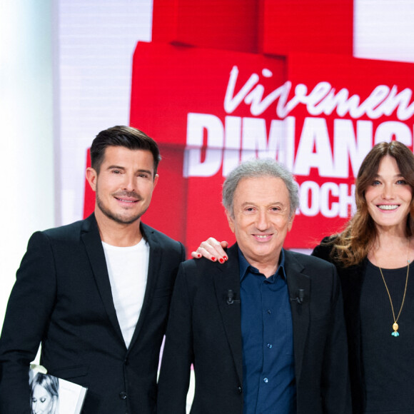 Exclusif - Jean Michel Cohen, Vincent Niclo, Michel Drucker, Carla Bruni-Sarkozy et Viktor Vincent - Enregistrement de l'émission Vivement dimanche prochain au studio Gabriel, presentée par Michel Drucker . Diffusion sur France 2 le 18/04/2021. © Guillaume Gaffiot / Bestimage