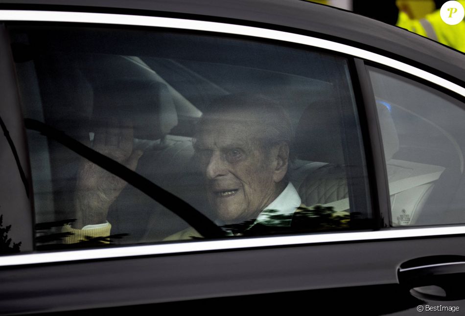 Le prince Philip, duc d'Edimbourg, arrive au château de Windsor après un mois de séjour à l'hôpital le 16 mars 2021