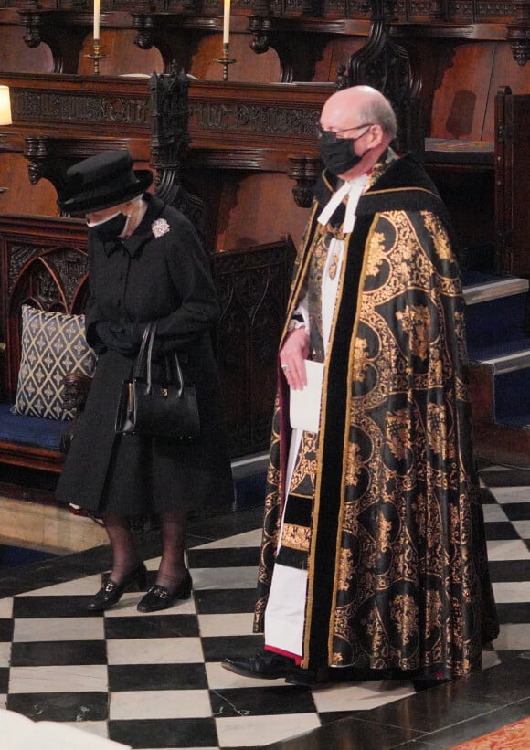 La reine Elisabeth II d'Angleterre et le doyen de Windsor - Funérailles du prince Philip, duc d'Edimbourg à la chapelle Saint-Georges du château de Windsor, Royaume Uni, le 17 avril  2021. 