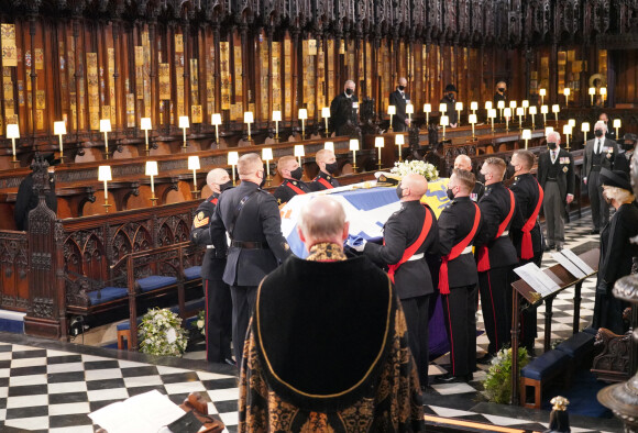 La reine Elizabeth II d'Angleterre - Funérailles du prince Philip, duc d'Edimbourg à la chapelle Saint-Georges du château de Windsor, Royaume Uni, le 17 avril 2021. 