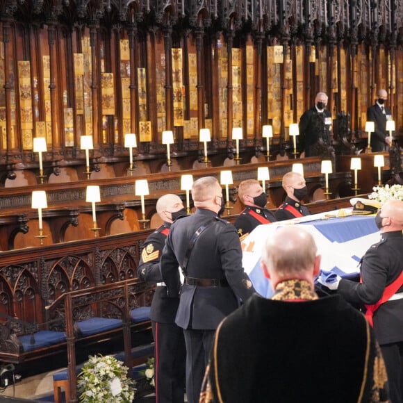 La reine Elizabeth II d'Angleterre - Funérailles du prince Philip, duc d'Edimbourg à la chapelle Saint-Georges du château de Windsor, Royaume Uni, le 17 avril 2021. 