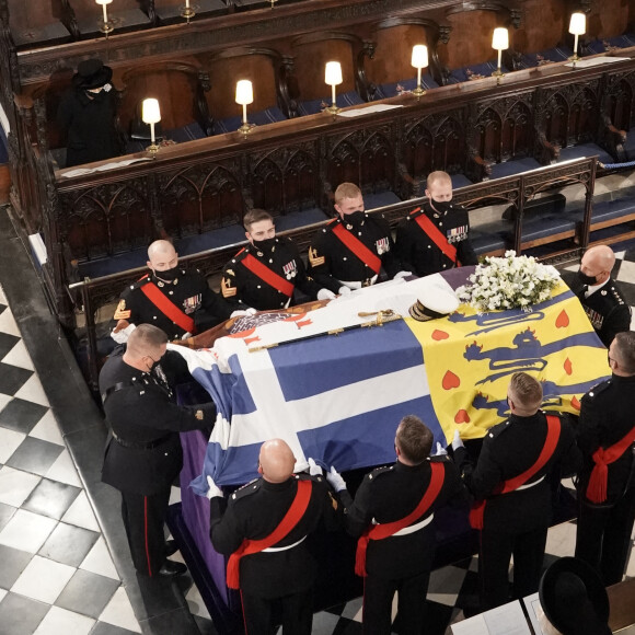 La reine Elizabeth II d'Angleterre - Funérailles du prince Philip, duc d'Edimbourg à la chapelle Saint-Georges du château de Windsor, Royaume Uni, le 17 avril 2021. 