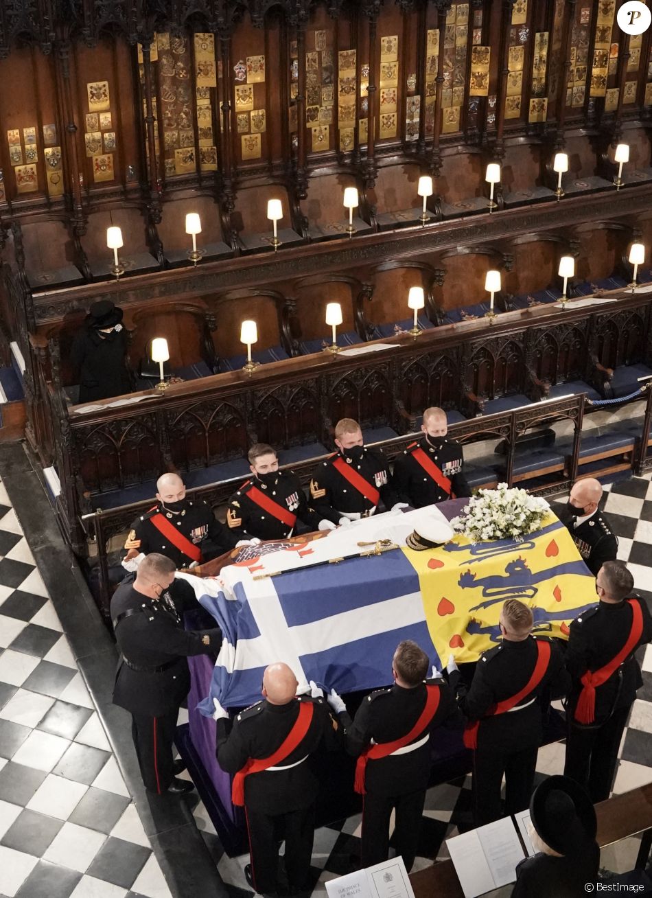 La reine Elizabeth II d'Angleterre - Funérailles du prince Philip, duc d'Edimbourg à la chapelle Saint-Georges du château de Windsor, Royaume Uni, le 17 avril 2021.