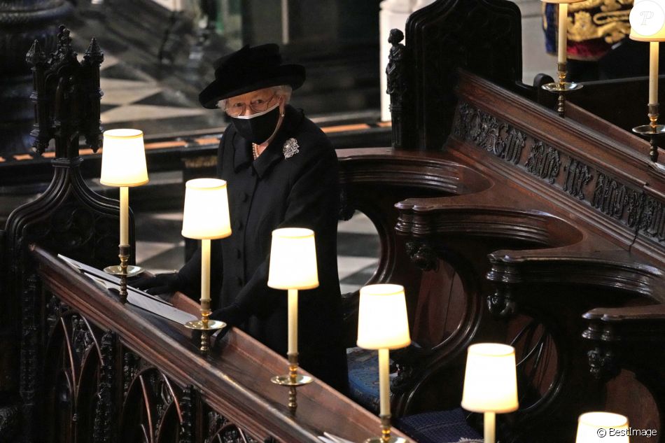 La reine Elisabeth II d'Angleterre - Funérailles du prince Philip, duc d'Edimbourg à la chapelle Saint-Georges du château de Windsor, Royaume Uni, le 17 avril 2021.