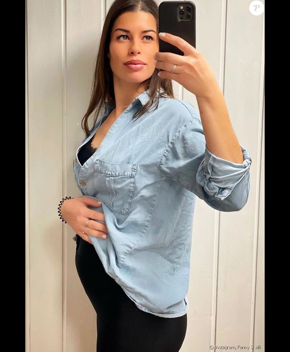 Fanny Skallia annoncé qu'elle était enceinte le 30 novembre 2020.