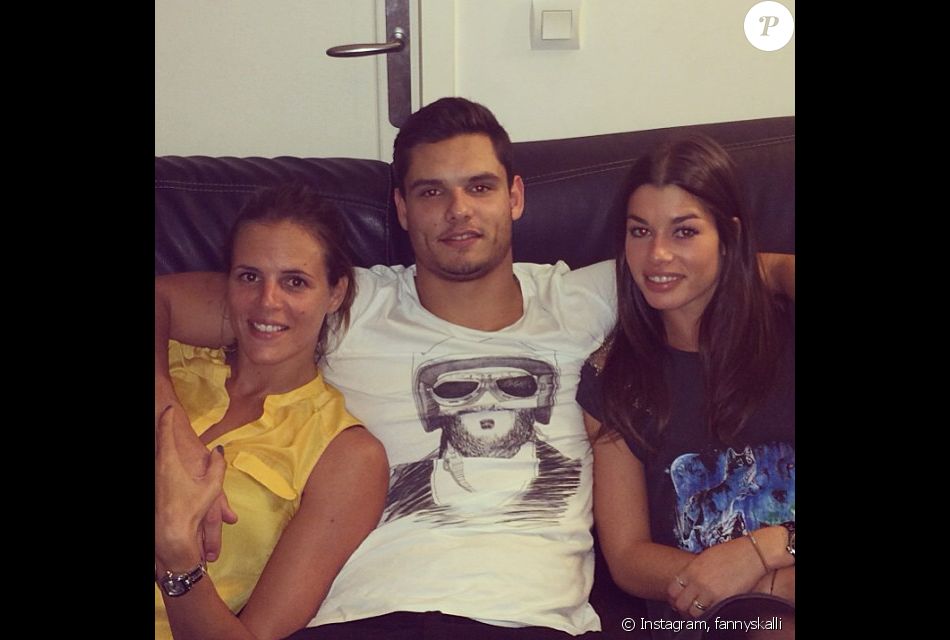 Laure et Florent Manaudou avec Fanny Skalli le 5 novembre 2013.