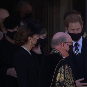 Le prince William, duc de Cambridge, et le prince Harry, duc de Sussex, Sorties des funérailles du prince Philip, duc d'Edimbourg à la chapelle Saint-Georges du château de Windsor, Royaume Uni, le 17 avril 2021. 