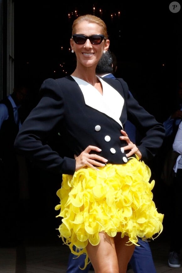Céline Dion à la sortie de l'hôtel Crillon à Paris, le 30 juin 2019. 