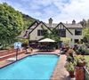 Rihanna vient d'acheter une nouvelle maison pour 10 millions de dollars (près de 8,3 millions d'euros).