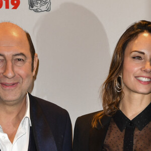 Kad Merad et sa compagne Julia Vignali - Photocall du dîner de la 44ème cérémonie des César au Fouquet's à Paris. Le 22 février 2019 © Pierre Perusseau / Bestimage