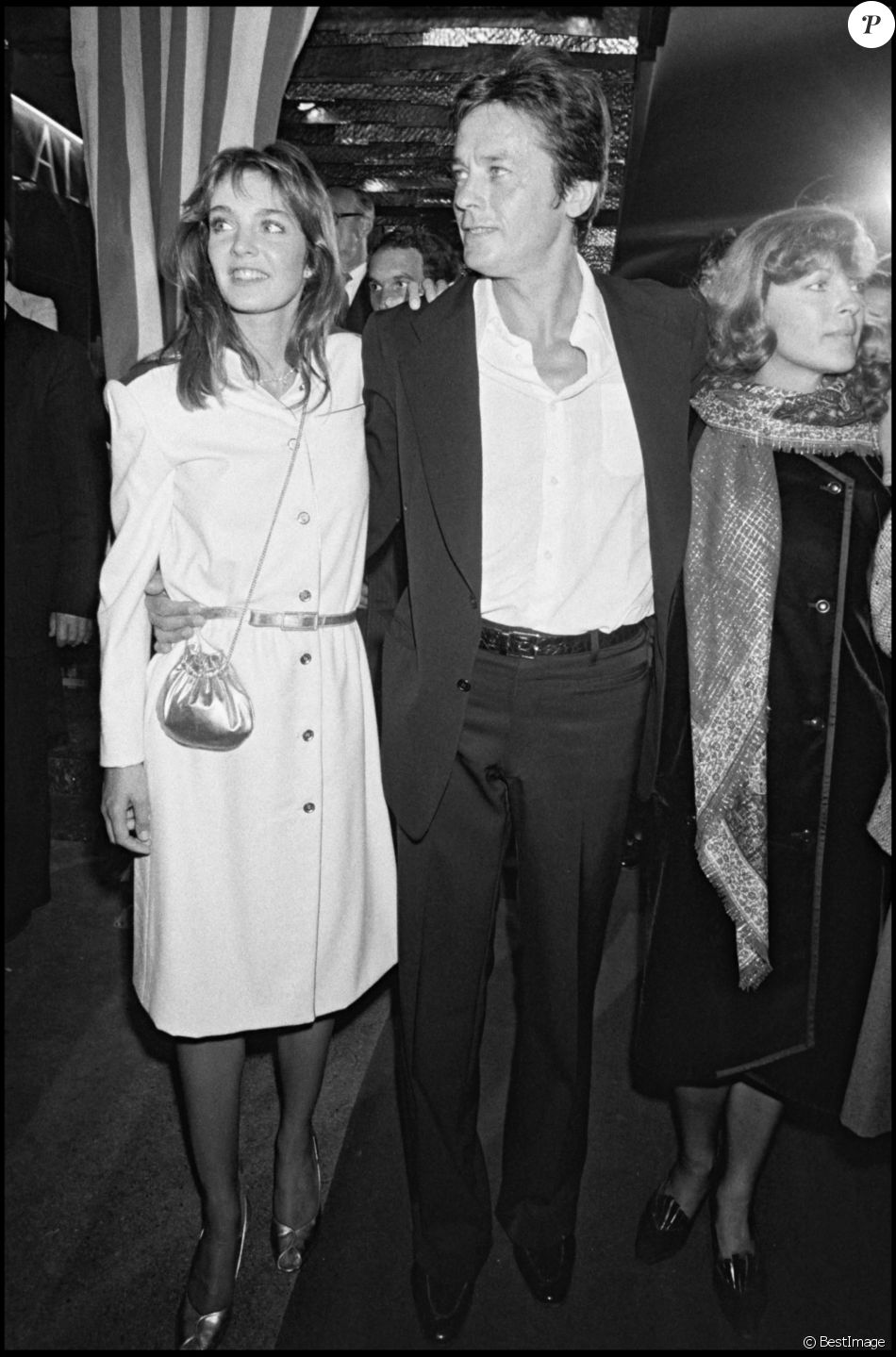 Anne Parillaud, Alain Delon et Romy Schneider lors de la première du film "Pour la peau d'un flic" à Paris en 1981.