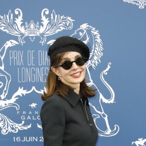 Anne Parillaud - Prix de Diane Longines à l'hippodrome de Chantilly, le 16 juin 2019. © Marc Ausset-Lacroix/Bestimage