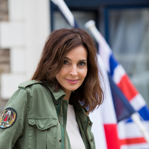 Anne Parillaud - Photocall sur la terrasse du Grand-Hôtel Barrière avec les membres du jury lors du 27ème Festival du film britannique de Dinard le 30 septembre 2016.  Photocall with jury members during the 27th Edition of the Dinard British Film Festival. France, Dinard, 30 September 2016. 