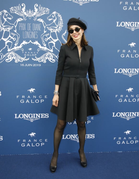 Anne Parillaud - Prix de Diane Longines à l'hippodrome de Chantilly, le 16 juin 2019. © Marc Ausset-Lacroix/Bestimage