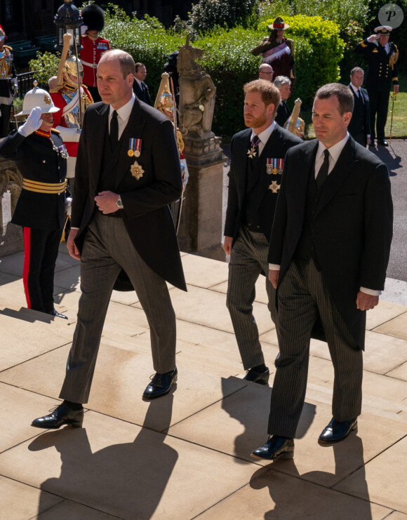 Le prince William, duc de Cambridge, Peter Phillips, Le prince Harry, duc de Sussex, - Arrivées aux funérailles du prince Philip, duc d'Edimbourg à la chapelle Saint-Georges du château de Windsor, le 17 avril 2021.