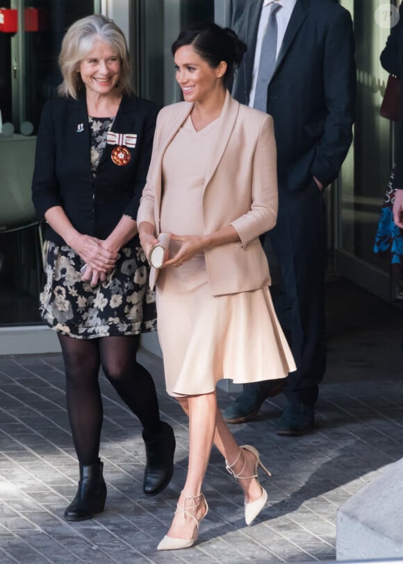 Meghan Markle, duchesse de Sussex (enceinte de son fils Archie), visite le National Theatre, dont elle est la nouvelle marraine. Londres, le 30 janvier 2019.
