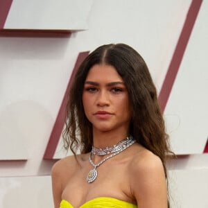 Zendaya, habillée d'une robe Valentino et de bijoux Bulgari, assiste à la 93ème cérémonie des Oscars dans la gare Union Station. Los Angeles, le 25 avril 2021.