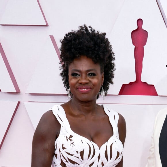 Viola Davis et son époux Julis Tennon assistent à la 93ème cérémonie des Oscars dans la gare Union Station à Los Angeles. Le 25 avril 2021.