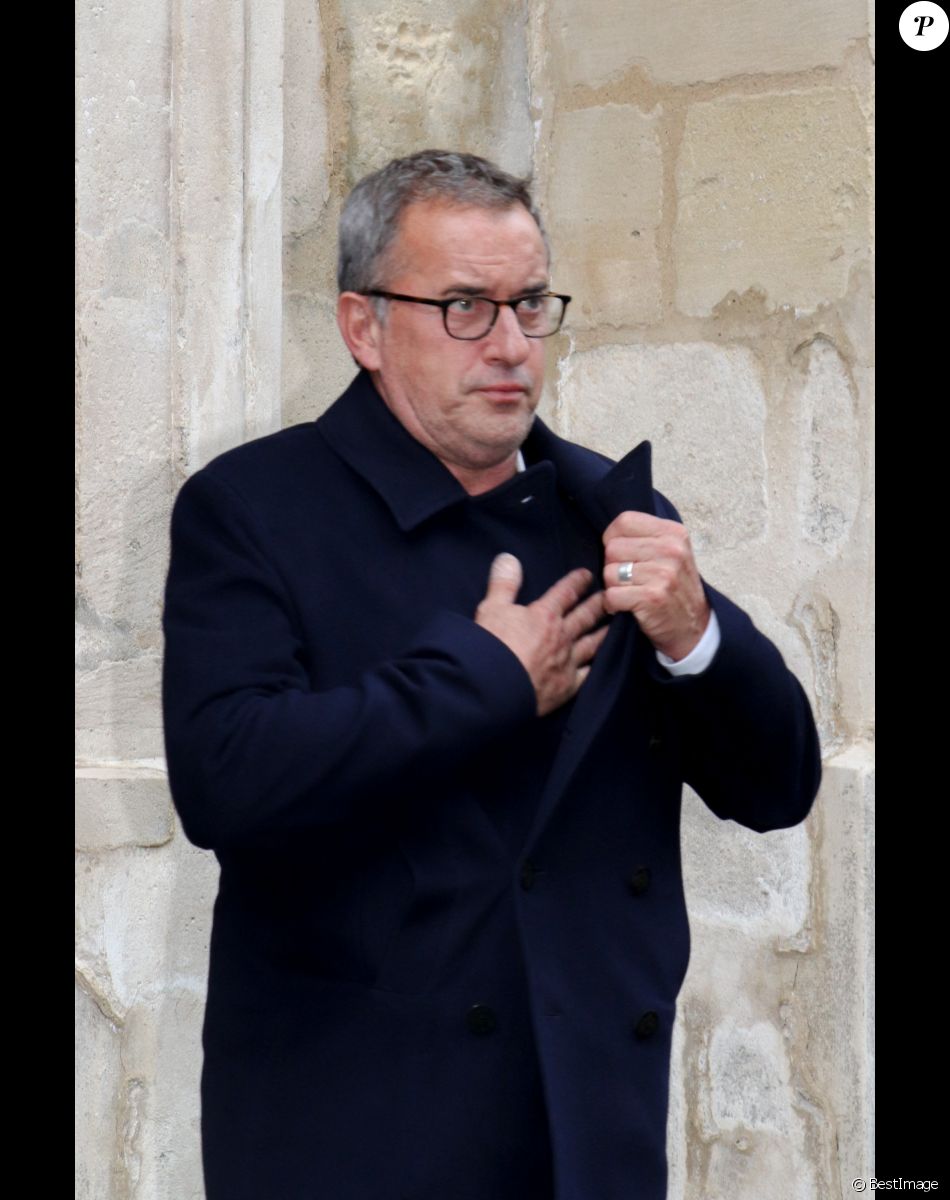 Christophe Dechavanne lors des obsèques de Dick Rivers en l'église Saint-Pierre de Montmartre à Paris le 2 mai 2019.