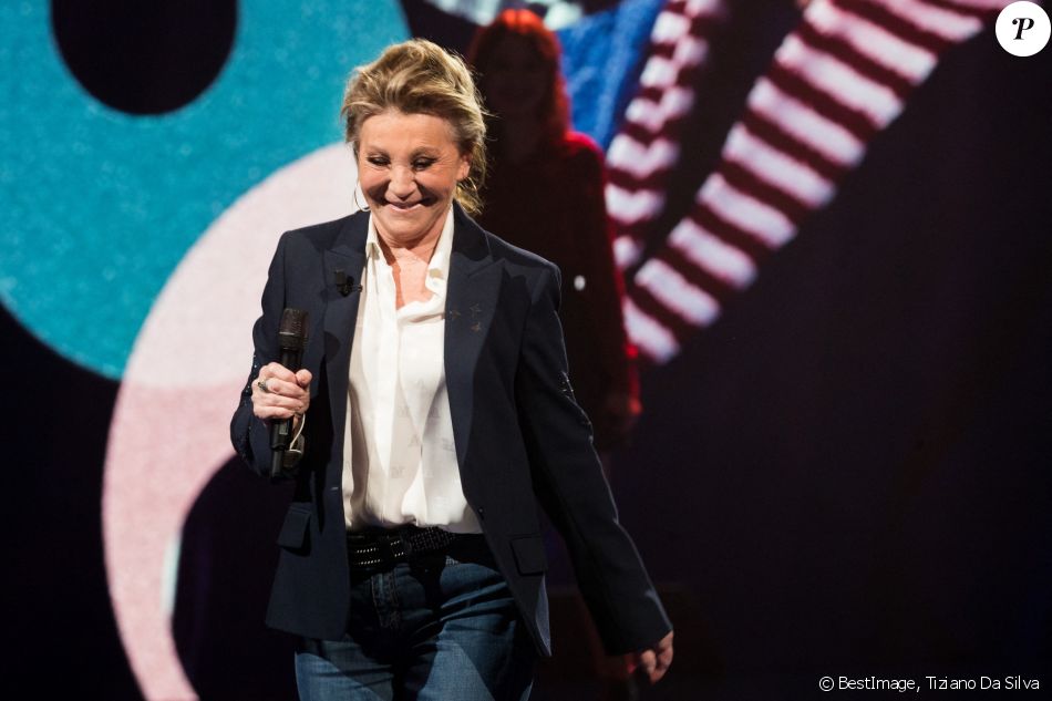 Exclusif - Sheila à l'enregistrement de l'émission "La Boîte à secrets 4" à Paris, le 23 janvier 2020. © Tiziano Da Silva / Bestimage