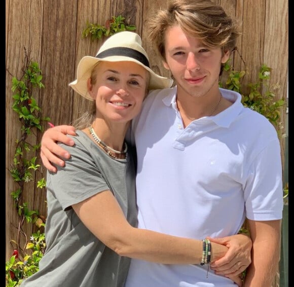 Anne-Charlotte Pontabry et son fils James sur Instagram. Le 20 avril 2020.