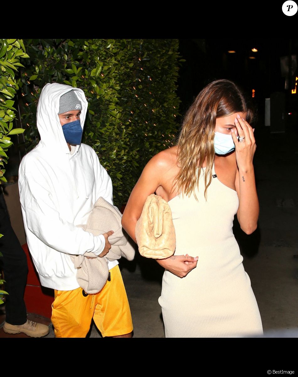 Justin Bieber et sa femme Hailey Bieber Baldwin à la sortie du restaurant "Giorgio Baldi" à Los Angeles, le 2 avril 2021.