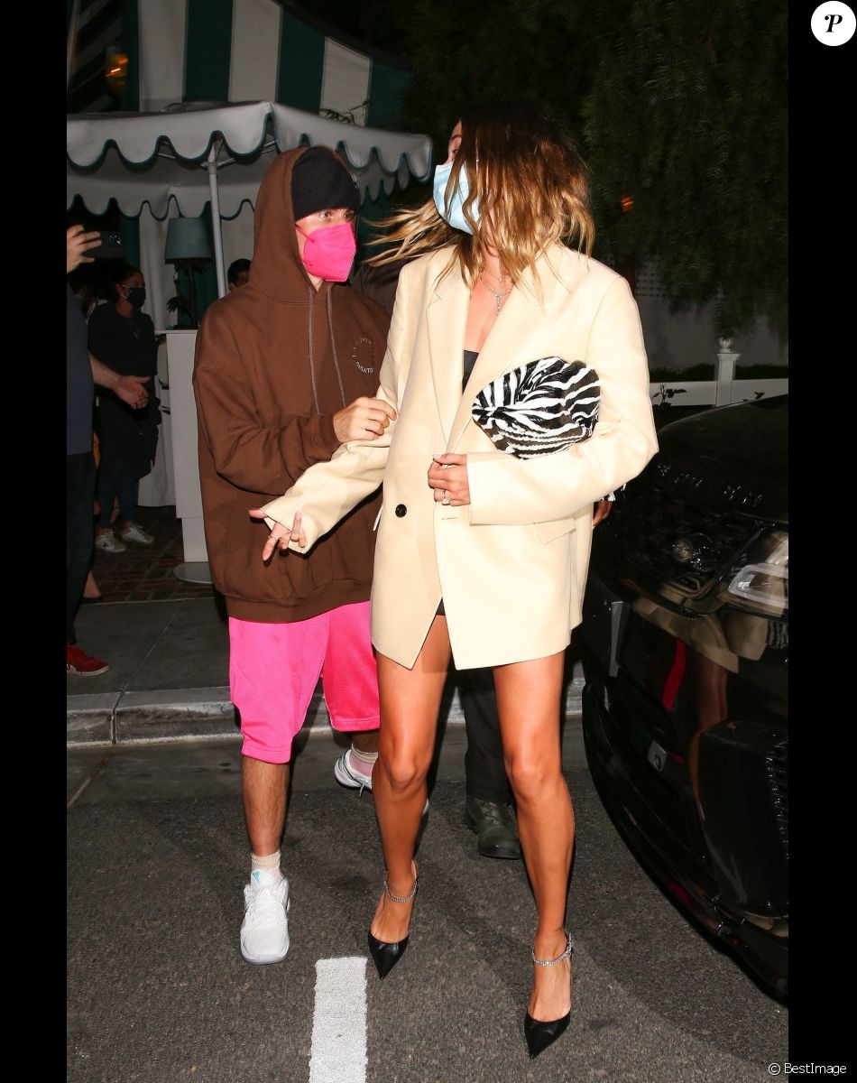 Justin Bieber et sa femme Hailey (Baldwin) quittent le Bungalow à West Hollywood le 31 mars 2021.