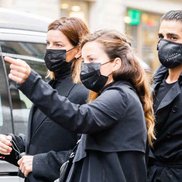 Fauve Hautot, Christophe Licata - Arrivées aux obsèques du danseur étoile Patrick Dupond en l'église Saint-Roch à Paris. Le 11 mars 2021.