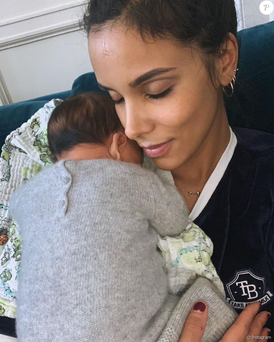 Photo de Shym' et son fils publiée sur le compte Instagram de la chanteuse.