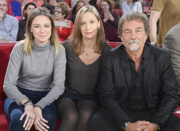 Catherine Marchal, Olivier Marchal et leur fille Zoé Marchal - Enregistrement de l'émission "Vivement Dimanche" à Paris le 15 Décembre 2015.