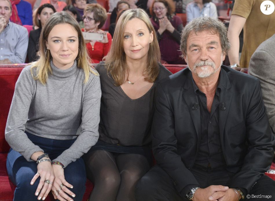Catherine Marchal, Olivier Marchal et leur fille Zoé Marchal - Enregistrement de l'émission "Vivement Dimanche" à Paris le 15 Décembre 2015.