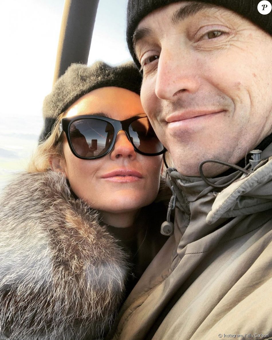Kelly Carlson et son mari Dan, soldat de la marine américaine. Avril 2021.