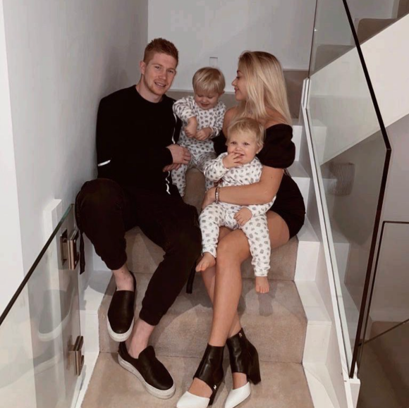 Kevin De Bruyne, son épouse Michèle et leurs deux fils, Mason et Rome. Décembre 2019.