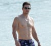 Exclusif - Mark Wahlberg profite d'un peu de temps père et fils pendant leurs vacances à la Barbade, le 1er janvier 2020.