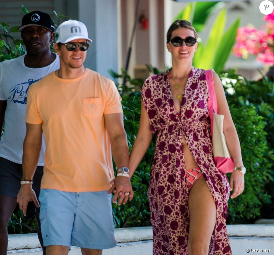 Mark Wahlberg et sa femme Rhea Durham en vacances à La Barbade le 27 décembre 2018.