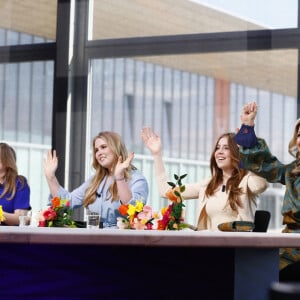 La reine Maxima des Pays-Bas avec ses filles la princesse Alexia des Pays-Bas, la princesse Ariane des Pays-Bas et la princesse Catharina-Amalia des Pays-Bas - La famille royale des Pays-bas réunie à Eindhoven à l'occasion de la fête du Roi (Koningsdag), anniversaire du roi (54 ans), le 27 avril 2021.