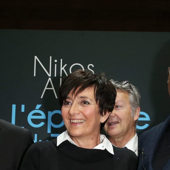 Laurence et Pierre Lemarchal (Parents de Grégory Lemarchal) et Nikos Aliagas - Vernissage de l'exposition "L'épreuve du Temps" de Nikos Aliagas au Palais Brongniart à Paris, le 16 janvier 2017. © Dominique Jacovides/Bestimage