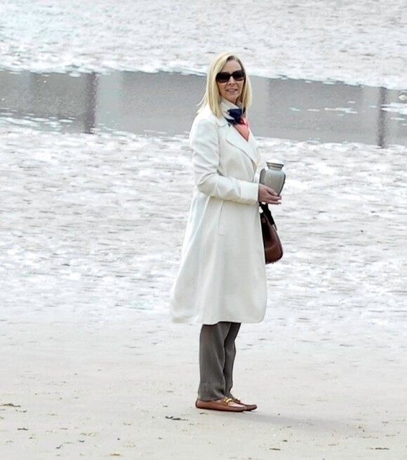 Lisa Kudrow sur le tournage de "Blackpool Beach" à Blackpool, le 1er mai 2019. 