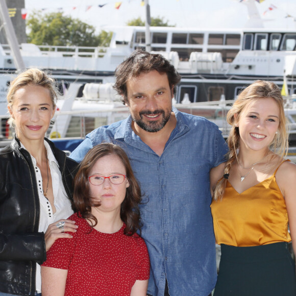 Bruno Salomone, Hélène de Fougerolles, Marie Dal Zotto et Maira Schmitt - Photocall du téléfilm "Mention Particulière" lors de la 19e édition du Festival de la Fiction TV de la Rochelle. Le 14 septembre 2017. © Patrick Bernard/Bestimage