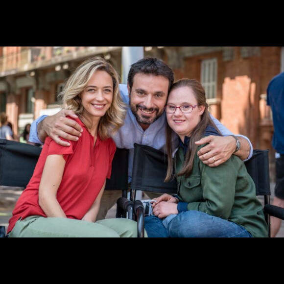 Marie Dal Zotto, Hélène de Fougerolles et Bruno Salomone dans "Mention Particulière".