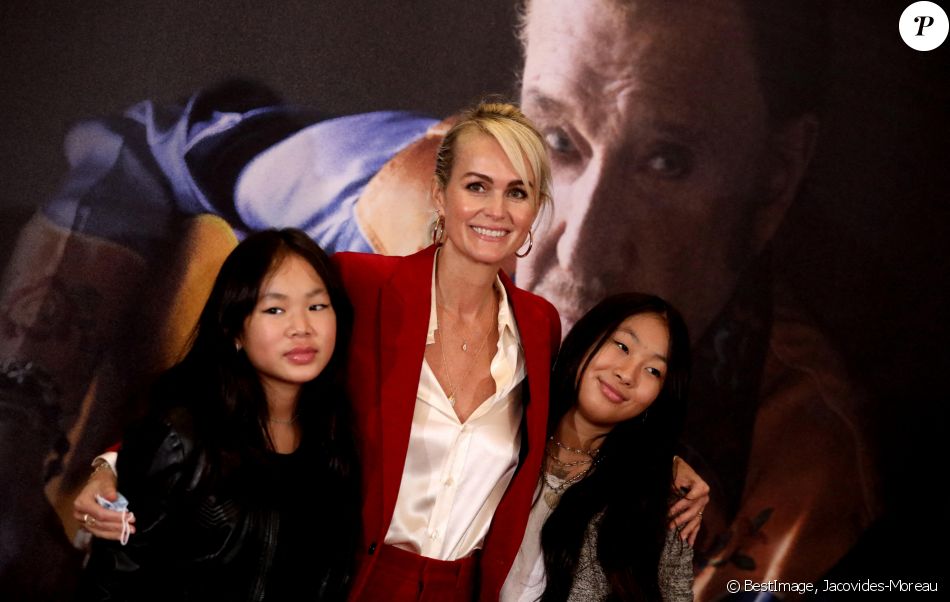 Laeticia Hallyday et ses filles Joy et Jade - Projection au Grand Rex à Paris des documentaires "Johnny USA" et "A nos promesses" à l'occasion de la Journée Spéciale Johnny, son rêve américain. © Jacovides-Moreau / Bestimage