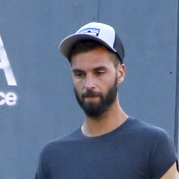 Semi-Exclusif - Benoît Paire et sa compagne Shy'm se promènent dans les rues de Brooklyn à New York, le 23 août 2016.