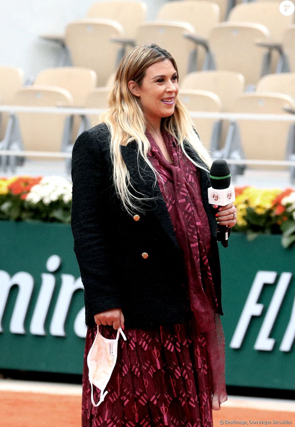 Marion Bartoli, enceinte dans les tribunes des internationaux de tennis de Roland Garros à Paris le 10 octobre 2020. © Dominique Jacovides / Bestimage