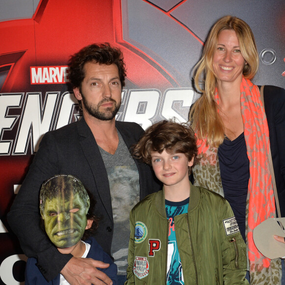 Frédéric Diefenthal avec son fils Gabriel (qu'il a eu avec Gwendoline Hamon dont il est séparé) et sa compagne - Vernissage de l'exposition"Marvel Avengers S.T.A.T.I.O.N." à La Défense le 3 mai 2016. © Veeren/Bestimage