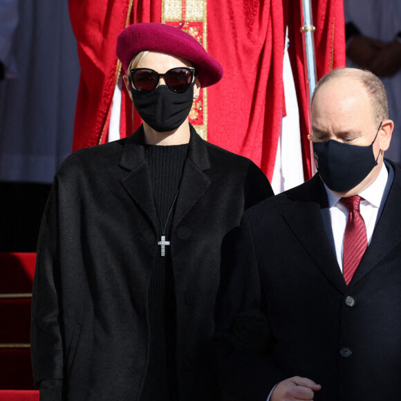 Le prince Albert II de Monaco, la princesse Charlène de Monaco - Le couple princier a assisté à la messe de Sainte Dévote à la cathédrale de Monaco le 27 janvier 2021. © Jean-Charles Vinaj / Pool Monaco / Bestimage