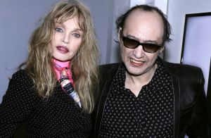 Arielle Dombasle A La Crainte De Voir Bhl Partir Pour Une Autre Purepeople Arielle Dombasle A La Crainte De Voir Bhl Partir Pour Une Autre Purepeople